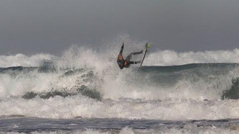 El Diario Montañés | December 27, 2016 | Miguél Betegón, el presente del surf en Cantabria