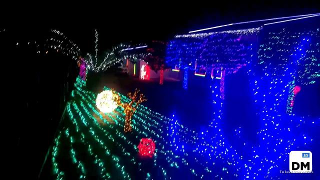 El Diario Montañés | January 12, 2017 | La casa de las 22.000 luces de Navidad