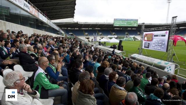 El Diario Montañés | June 9, 2017 | El Racing y El Diario se unen para ofrecer el Villanovense – Racing en pantallas gigantes