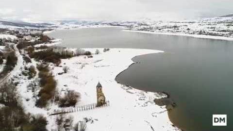 El Diario Montañés | December 11, 2017 | El pantano del Ebro nevado, a vista de dron