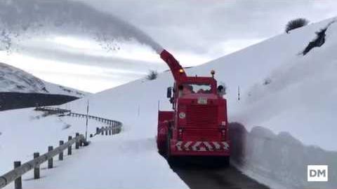 El Diario Montañés | March 5, 2018 | Murallas de nieve en los puertos de Palombera y San Glorio
