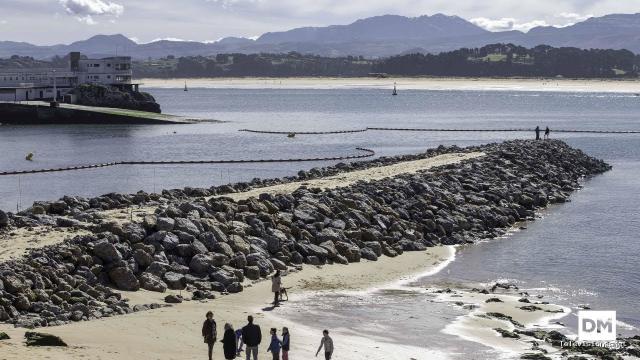 El Diario Montañés | March 12, 2018 | El primer dique ya se deja ver en la playa de La Magdalena